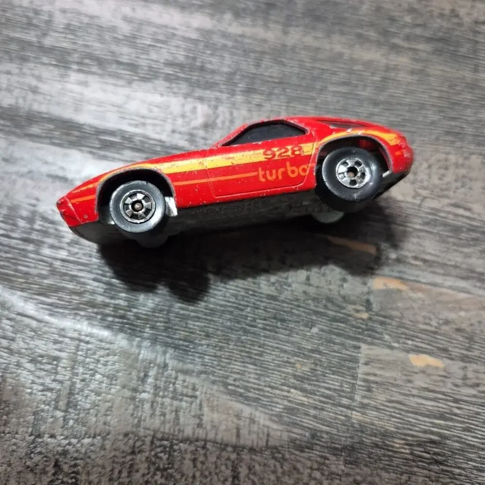 Vintage Hot Wheels P-928 Red 928 Turbo Porsche Mattel Inc 1982 Made in Hong Kong